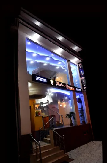 Hotel Queen Hotel di 