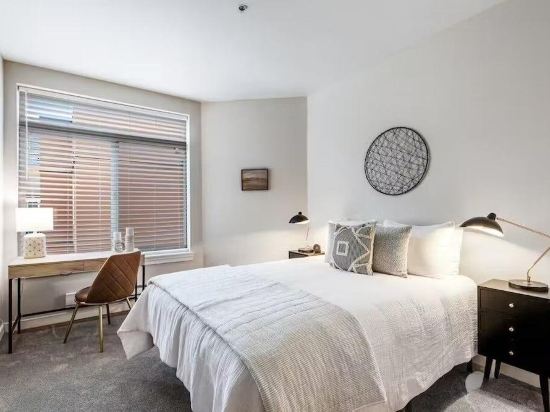 Seattle Belltown Penthouse- Parking, Gym, Pool, Spa / 99Walk Score