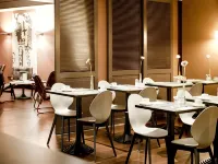 New Hotel Charlemagne Hotels near Clockarium Museum