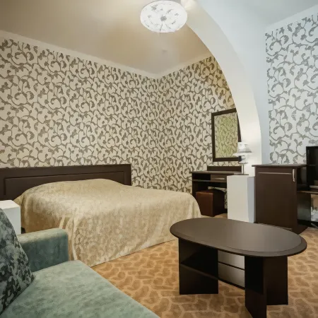Sweet Hall (Свит Холл)