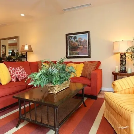 Vibrant 3-Bedroom Condo with Resort Amenities, Pools & Beach Club Access Hotels in Coco