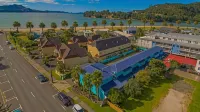Albert Number 6 Hotels near Mercury Bay