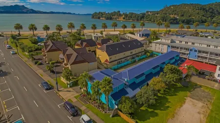 Albert Number 6 Отели рядом с достопримечательностью «The Lost Spring»