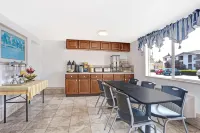 Days Inn by Wyndham Seattle North of Downtown