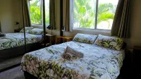 Backpackers at 1770 Hotel a Seventeen Seventy