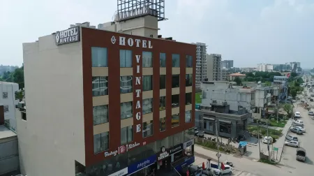 Hotel Vintage Zirakpur Chandigarh Отели в г. Мохали