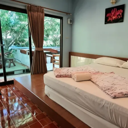 Warakorn Baansuan Amphawa