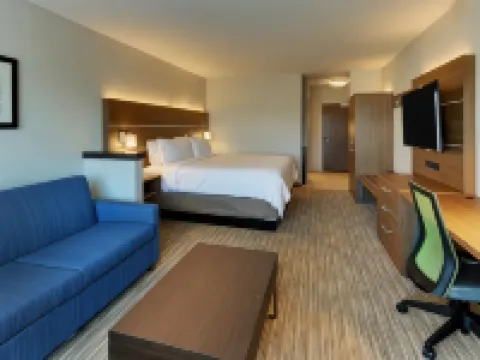 Holiday Inn Express & Suites ROANOKE – CIVIC CENTER by IHG Hotels in Roanoke