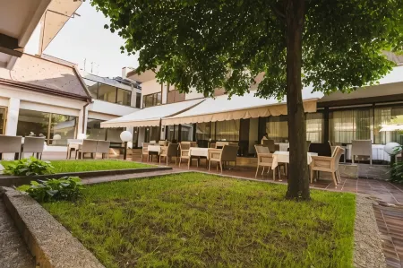 Hotel M