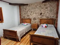 Casona Rústica Piedra y Madera ,cómoda ,amplia Ideal Familia. PN Alto Tajo