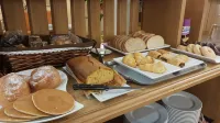 布爾戈斯卡米諾聖地亞哥修道院飯店 - 早餐
