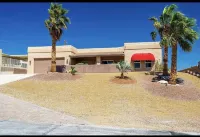 Relaxing Pool Home! Spacious 3 BR Home with Private Pool Minutes Away from Lake