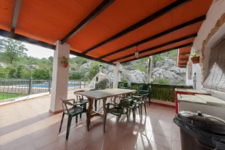 La Traviesa Rural Housing Отели рядом с достопримечательностью «Fuente De Los Cerezos»