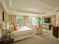 The Beverly Hills Hotel - Dorchester Collection Hotels in Beverly Hills
