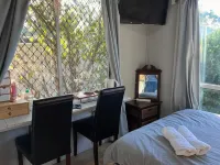 Xyl Pets Friendly Seaside Boutique Guesthouse Hotels in Caloundra