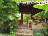 Quoc Phuong Riverside Homestay Các khách sạn gần Nhà Thờ Giáo xứ Tân Hiệp
