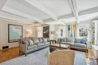 100 Steps to Lake Michigan Beach, Private Paved Courtyard, Gas Fire Pit.