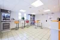 بريمير كلاس مارن لا فاليه - سانت ثيبولت دي فيجنس فنادق في تورسی