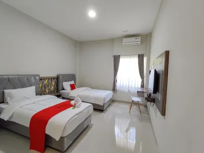 RedDoorz Syariah Near Gor Satria Area Các khách sạn ở Purwokerto