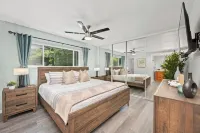 Cozy Coastal Hangout-Pool, Spa & Game Night Ready! فنادق في أوسيانسيدي