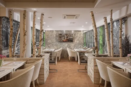 Hotel Colors Inn Отели рядом с достопримечательностью «Национальный музей Боснии и Герцеговины»