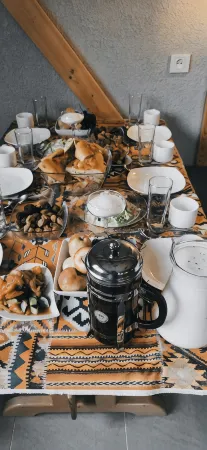 SilkRoad Guesthouse (СилкРоад Гестхаус) Отели рядом с достопримечательностью «Парк им. Горького М.»