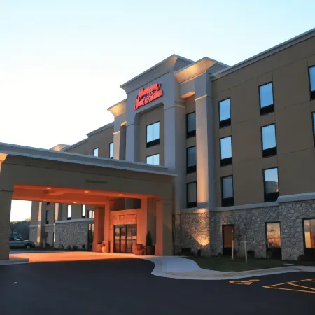 Hampton Inn & Suites St. Louis/South I-55 Отели рядом с достопримечательностью «Заповедник Тесзарс Вудс»