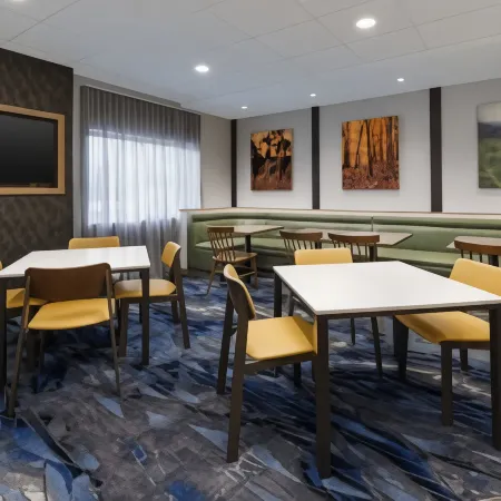 Fairfield Inn Joliet South Отели рядом с достопримечательностью «Университет Сейнт Франсис»