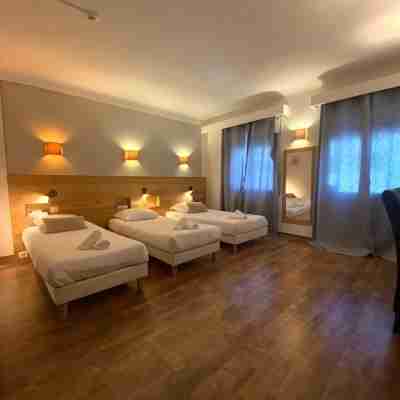 Savoy Hotel & Restaurant Rooms