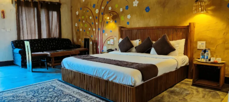 Corbett Soho Resort - Pools