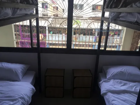 ห้องสแตนดาร์ด 4 ที่นอน