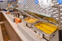 Holiday Inn Express & Suites TULSA S BROKEN ARROW HWY 51 by IHG - breakfast