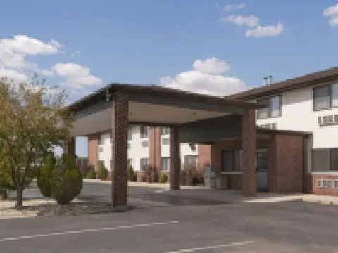 Super 8 by Wyndham Bourbonnais/Kankakee Area Hotels in Bradley