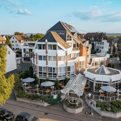 Rheinhotel Larus Hotels near Metternich