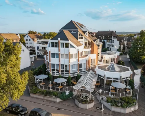 Rheinhotel Larus Hotels near Metternich