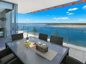 Silvershore Apartments on the Broadwater
