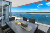 Silvershore Apartments on the Broadwater Hotels in Biggera Waters