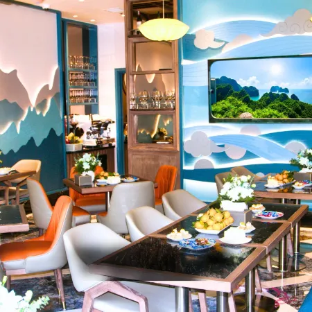 The Moon Boutique Hotel Cat Ba