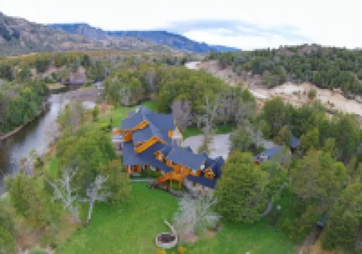 Rio Hermoso Hotel de Montaña فنادق في 