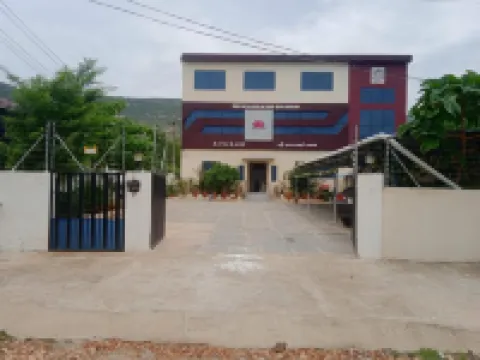 Sri Kamakshi Bhavan Hotels near Kailasa Kona falls