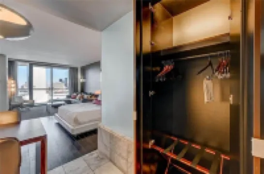 Stunning Strip View Studio w BALCONY ACCESS 35308 Hotels in 