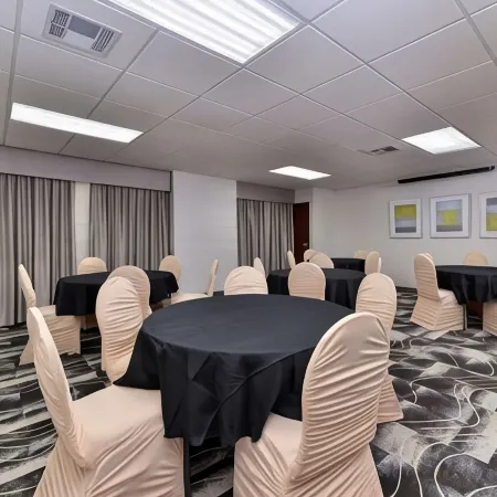 Comfort Inn & Suites Frisco - Plano