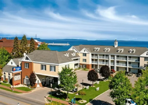 Comfort Inn Lakeside Hotels in 