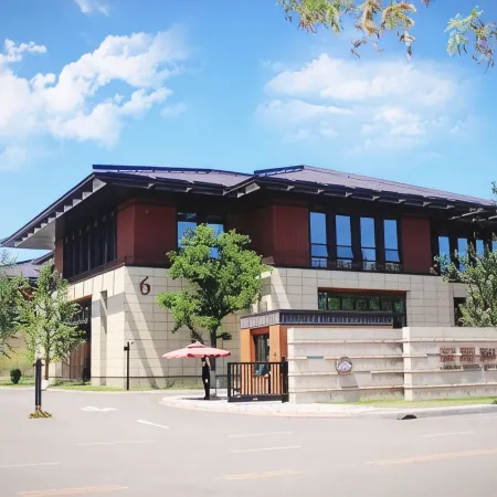 Cuixia Lake Hotel