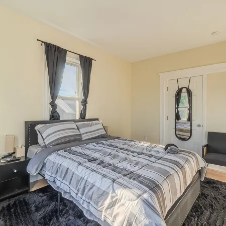 LUXE 4BDR/2BA Near Boston- T-Station & Encore Casino