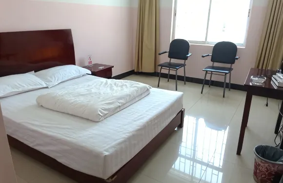 富民李三賓館