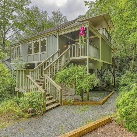 Creekside Paradise