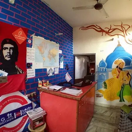 Big Brother Hostel Hotel
