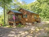 Cozy Mountain Cabin - Amazing View! Central heat/AC, fireplace, firepit