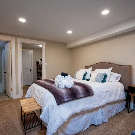 Mountain Adventure Getaway- Cozy 2-room condo in Eden with WiFi and washer/dryer